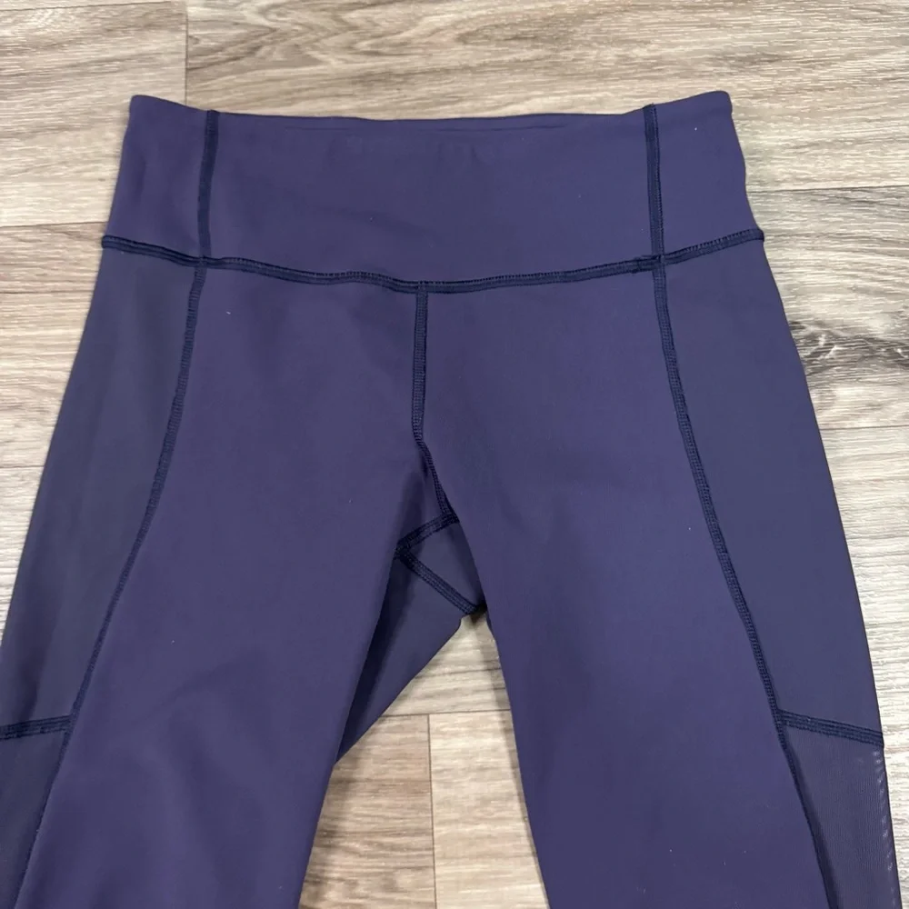 Lululemon Breathe Easy Crop Leggings in Cadet Blue Size 4
